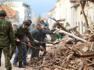 În Croația continuă căutările victimelor după cutremurele puternice/FOTO: Getty