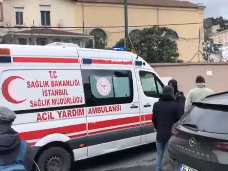 Doi atacatori mascați au executat un bărbat într-o biserică italiană din Istanbul, la slujbă Foto: captură Youtube