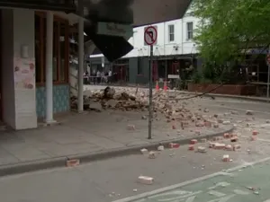 Mai multe clădiri din Melbourne au fost afectate de seism. FOTO: Captură video