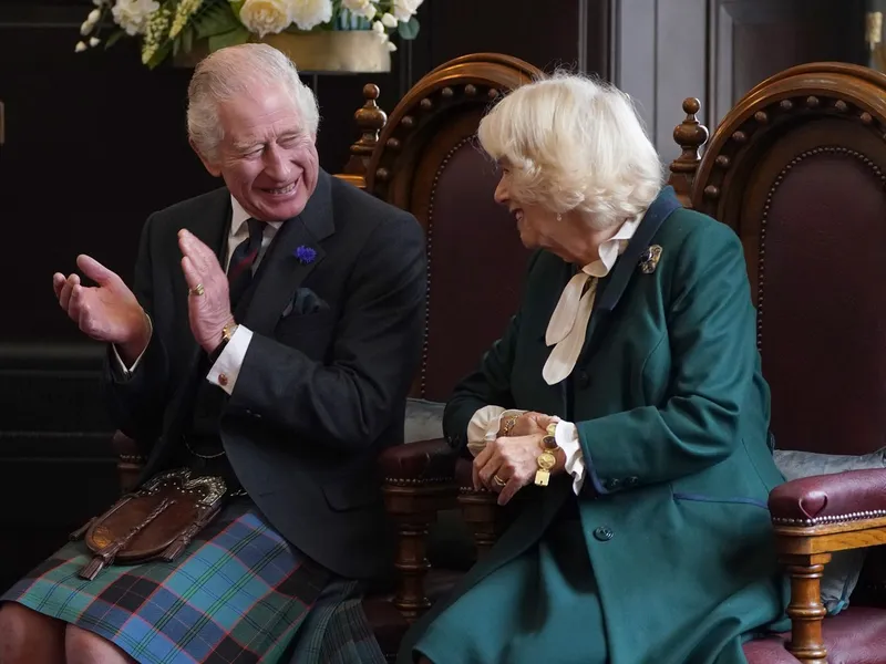 Compozitorului scoţian Patrick Doyle i-a fost comandată una dintre cele 12 compoziţii noi pentru ceremonia în cadrul căreia Charles şi regina consoartă Camilla vor fi încoronaţi la Westminster Abbey - Foto: Profimedia Images