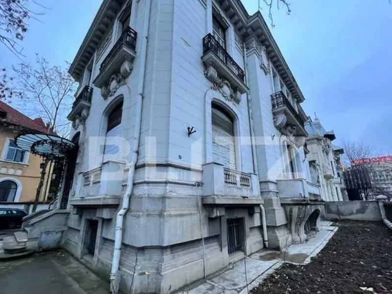 Palatul comanditarului Bălescu din București, de vânzare. E în paragină, dar costă milioane €. - Foto: storia.ro