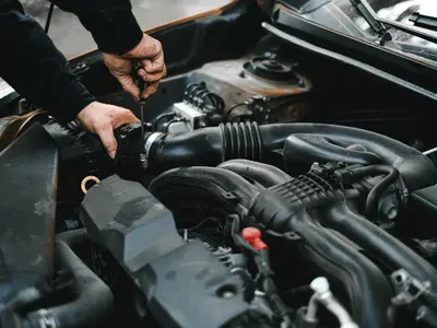 Amendă uriașă, de 10 MILIOANE, pentru un service auto care „aranja” mașinile. Ce făcea exact - Foto: pexels.com/ Anna Shvets - Imagine cu rol ilustrativ