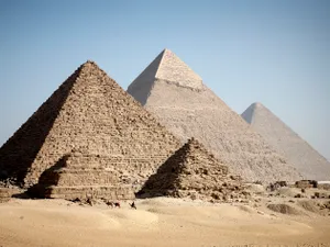 Unul dintre cele mai vechi mistere ale lumii, rezolvat. Cum au fost construite piramidele din Giza? - Foto: Profimedia images