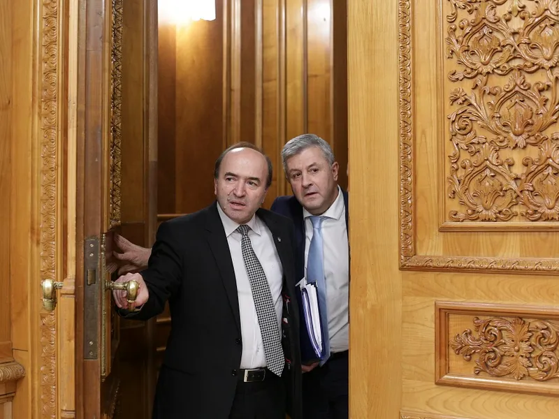 Ex-ministrul justitiei, Tudorel Toader, si Florin Iordache, la Comisia speciala pentru legile justitiei, octombrie 2017. Inquam Photos / Octav Ganea