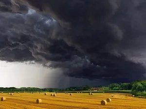 VREMEA se schimbă radical. Județele din România sub cod galben de ploi și vijelii - Foto: Profimedia Images (imagine rol ilustrativ)