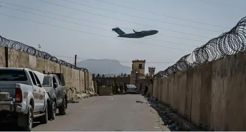 Ultimul avion militar american a decolat de la Kabul. FOTO: Twitter