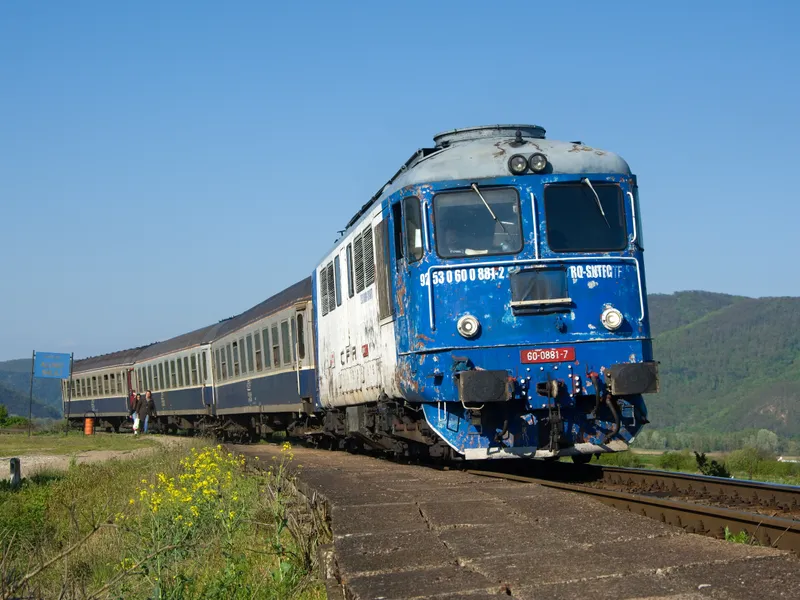 Trenurile din România vor circula cu 160 km/h până la sfârșitul anului. Anunțul Guvernului - Foto: Imagine cu caracter ilustrativ/ Wikimedia Commons