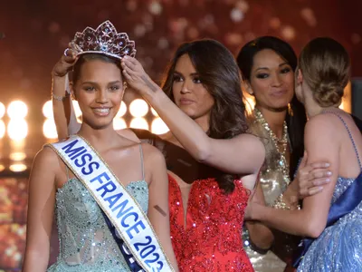 Miss Guadelupa, Indira Ampiot, studentă la comunicare, a fost aleasă Miss Franța 2023 Foto: profimediaimages.ro