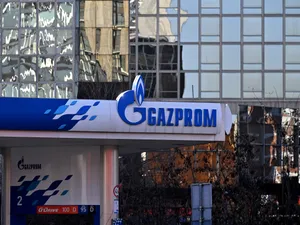 Benzinăriile lui Putin din România. Gazprom ia în calcul să plece de pe piața locală. Motivul Rusiei - Foto: Profimedia images