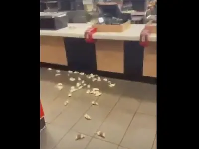 Al treilea McDonald's umplut cu șoareci - Foto: captură video X/ Oli London