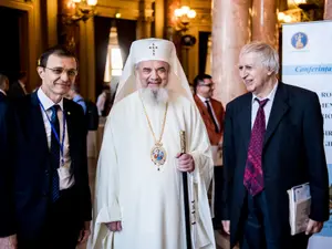 Președintele Academiei, Ioan Aurel Pop, alături de Patriarhul Daniel. Basilica.ro