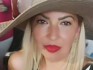 Camelia Maria Erdei, sexy polițista care-i dădea informații secrete lui Victor Micula își verifica și colegele iubitului Foto: Facebook