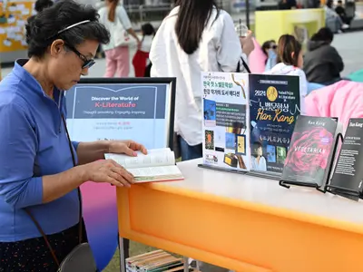 Peste 1.000.000 cărți ale laureatei Premiului Nobel Han Kang, vândute în 7 zile în Coreea de Sud - Foto: Profimedia Images