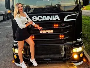 Ana Maria Papuc, cea mai sexy șoferiță de TIR din România. / Foto: spynews.ro