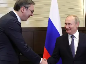 Președintele Aleksandar Vucic vrea Serbia și în UE, dar și alături de Rusia lui Putin. / Foto: balkaninsight.com