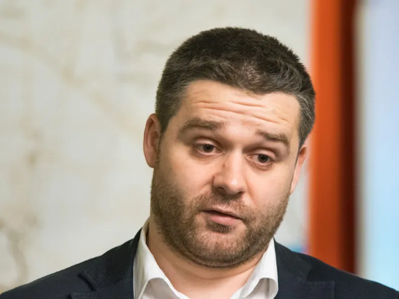 Primarul Sectorului 6, Ciprian Ciucu, a scris pe Facebook că a sunat la Brigada Rutieră a Capitalei pentru a semnala o cursă ilegală de mașini. / Foto: piatapresei.ro