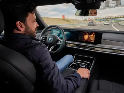 Un nou pas către condusul autonom. Care e prima mașină care combină Nivel 2 şi Nivel 3 - Foto: BMW