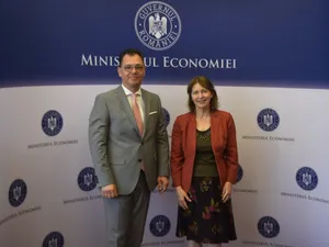 Ministrul Economiei și ambasadorul SUA în România - Foto: Facebook/ Ștefan Radu Oprea