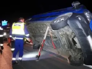 Un microbuz cu români a intrat într-un parapet pe o autostradă din Ungaria. Un bărbat a murit Foto: Delmagyar.hu