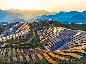 O centrală de panouri fotovoltaice a Xinyi Solar Holdings Ltd., pe 21 august, 2016, în Songxi, China