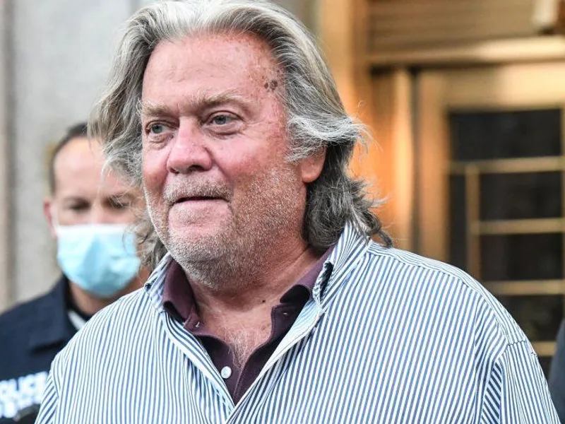 Atacul de la Capitoliu: Steve Bannon, strategul lui Trump, inculpat pentru sfidarea Congresului. / Foto: bbc.com