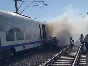 Un tren „Săgeata albastră” a luat foc la Jegălia. Pasagerii au fost evacuați. Foto Club Feroviar