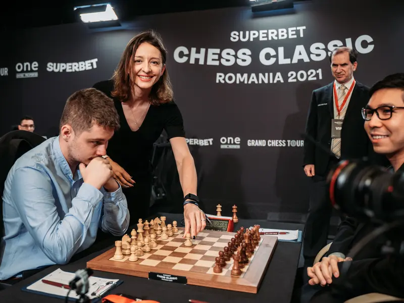 Se încinge lupta la Superbet Chess Classic Romania 2021: trei jucători conduc, la egalitate/FOTO: Superbet Chess Classic Romania 2021