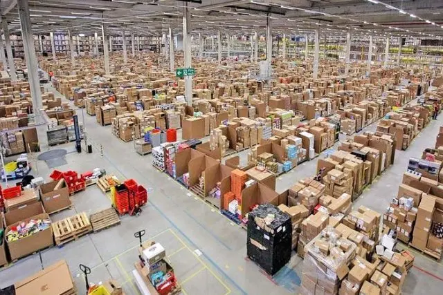 Centru logistic al Amazon/FOTO: ziaruldeiasi.ro