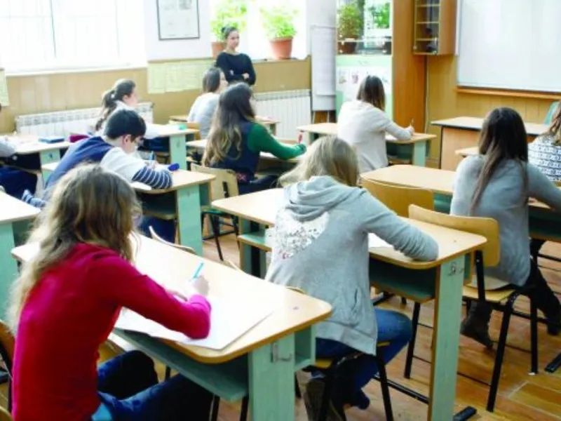 Ministerul Educaţiei a extins perioada de depunere a dosarelor de bursă/foto: playtech