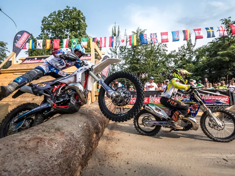 Record de concurenți, la Romaniacs 2024, cel mai dificil raliu hard enduro din lume. Când e startul - Foto: Red Bull Content Pool