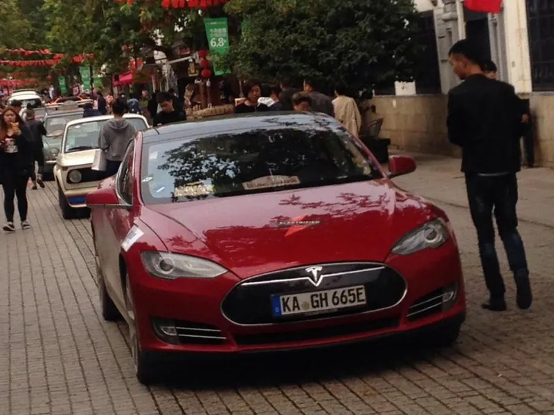 Proprietarul mașini electrice a parcurs o distanță record cu Tesla sa Model S: 1,7 milioane de kilometri. - Foto: largus.fr