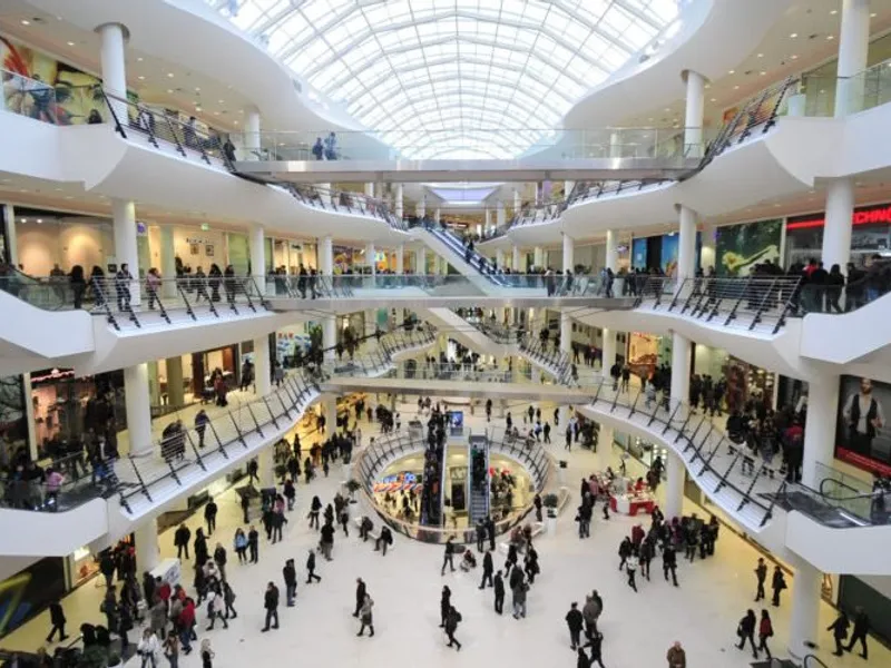 Mall-urile și supermarket-urile din București vor limita accesul clienților/FOTO: playtech.ro