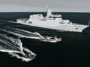 România nu are nave de luptă, dar face pentru alții. Platformă militară livrată pentru Pakistan FOTO Damen