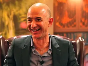 Jeff Bezos concurează cu Elon Musk pentru Marte, se pregătește să lanseze o misiune rivală - Foto:  Wikimedia/Steve Jurvetson