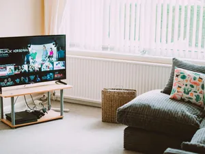 Cele 70 de tipuri de televizoare pe care nu mai poți vedea Netflix. Pe unele ai dat bani buni Foto: Pexels (fotografie cu caracter ilustrativ)