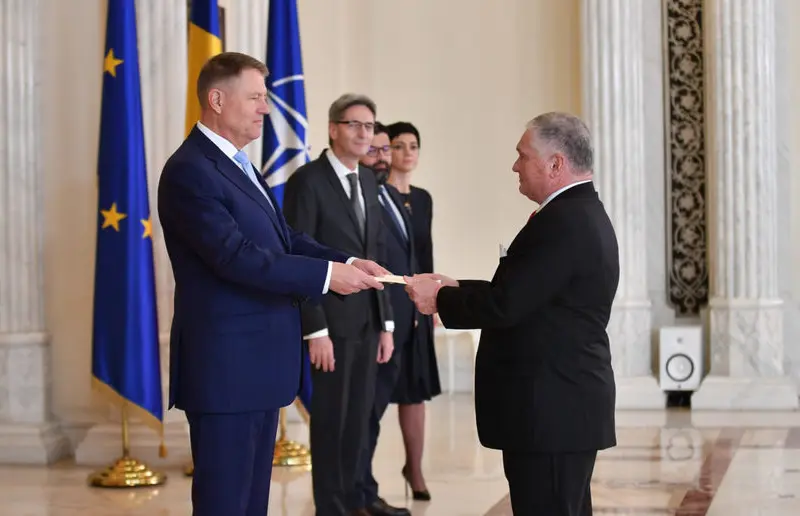 Klaus Iohannis și Adrian Zuckerman/FOTO: news.ro