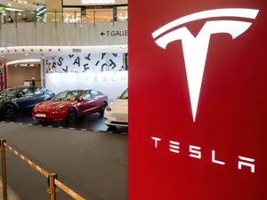 Elon a ieftinit mașinile electrice Tesla, Model S și Model X, cu 10.000 $. Autonomie tăiată cu 20% - Foto: Profimedia Images