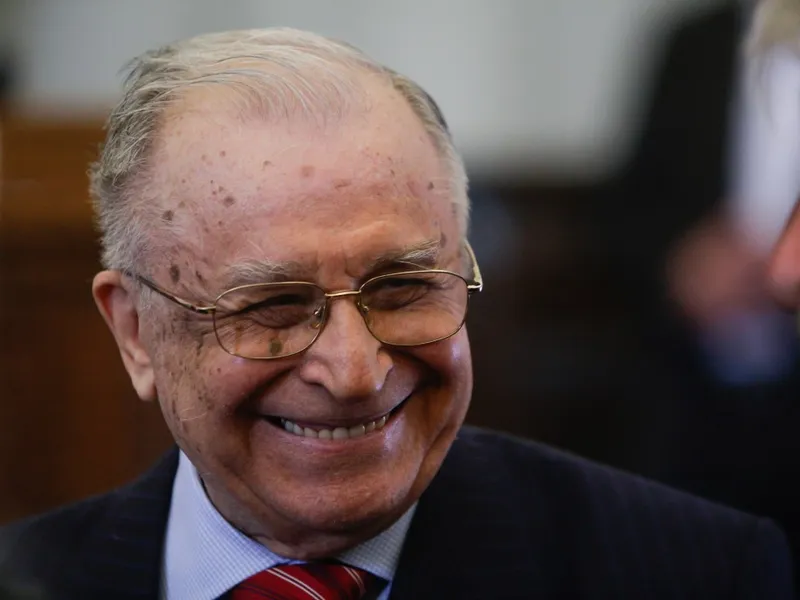 Ion Iliescu, la 93 de ani, le stă la dispoziție tinerilor pentru sfaturi - Foto: INQUAM Photos/ George Călin