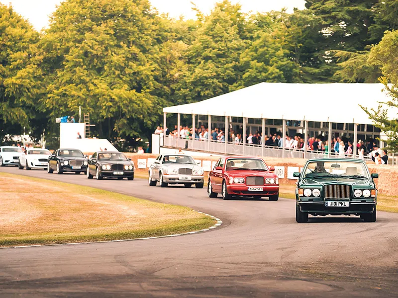 Parada modelelor Bentley turbo