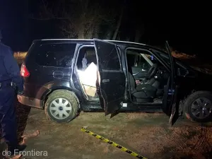 Contrabandişti de ţigări, somați cu focuri de armă la graniţa cu Rep. Moldova. / Foto: agerpres.ro