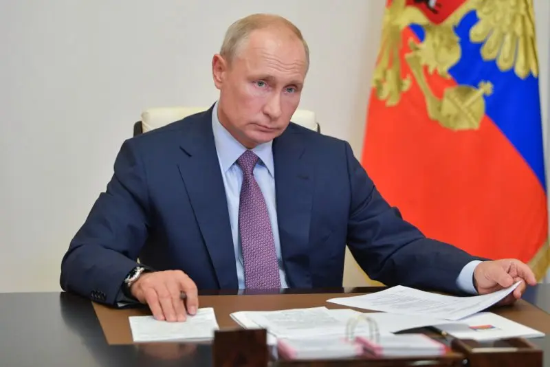 Vladimir Putin a le-a spus autorităților să înceapă campania de vaccinare de săptămâna viitoare/FOTO: Getty