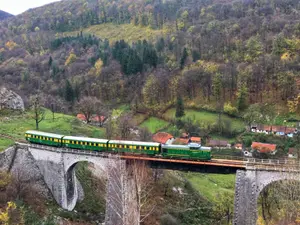 Avem cea mai frumoasă cale ferată din lume și nu știm să o exploatăm! Traversează munții Foto: CFR Calatori