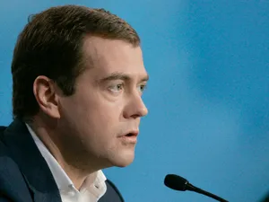 Medvedev spune că Rusia se pregătește pentru „acțiuni agresive” ale NATO: „Nu e o figură de stil”. / Foto: wikimedia.org