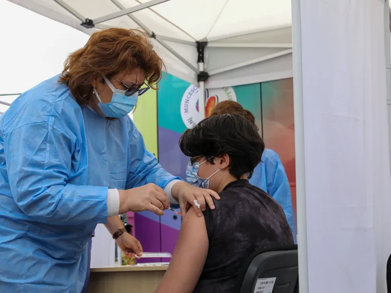 31.000 de persoane au fost vaccinate împotriva COVID în 24 de ore. 11.000 dintre ele cu prima doză / FB