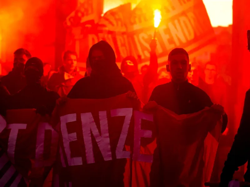 Proteste violente, în mai multe ţări europene faţă de noile restricţii anti-COVID. / Foto: aljazeera.com