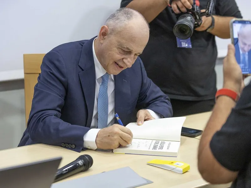 VIDEO Mircea Geoană îşi lansează candidatura la Preşedinţia României - Foto: INQUAM PHOTOS/Casian Mitu