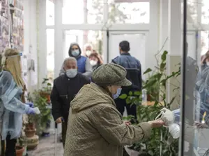 Bătrâni la vot la parlamentare/FOTO: Inquam Photos/Octav Ganea