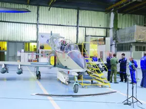 Ministerul Economiei vrea să transforme în acţiuni creanţele Avioane Craiova. / Foto: gds.ro