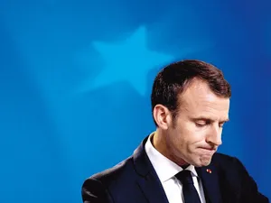 Președintele Franței, Emmanuel Macron, se  confruntă cu o scădere de  popularitate în Franța, ceea ce  îi face misiunea europeană  mai dificilă