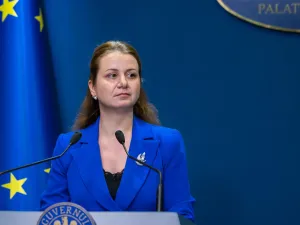 nistrul Ligia Deca prezintă  noile Legi ale Educației - Foto: gov.ro